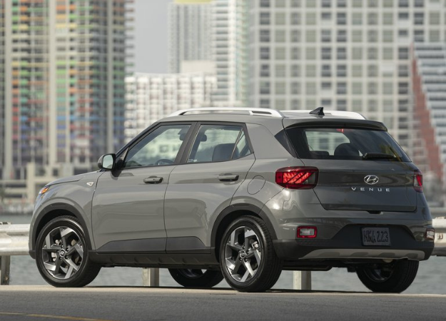 Clicka Car Hyundai Venue 2020 800 Rear