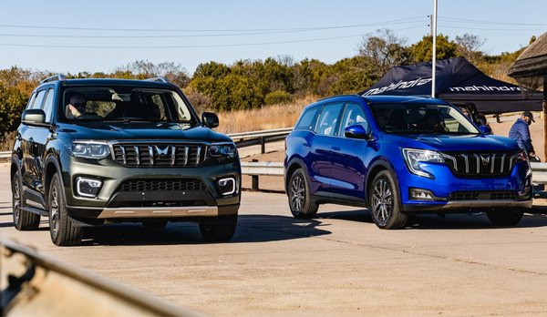 Clicka Car Mahindra Xu V700 South Africa Rajesh Gupta (1)