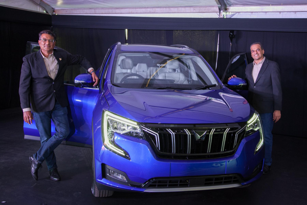 Clicka Car Mahindra Xu V700 South Africa Rajesh Gupta (2)