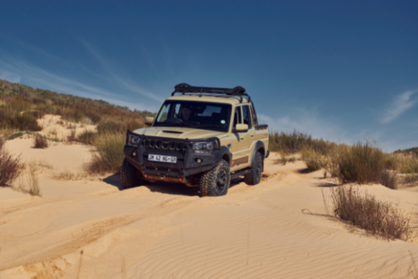 Clicka Car Mahindra Karoo Dawn Pik up Bakkie (1)